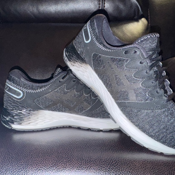 ASICS Roadhawk FF 2 Women's Running Shoe, Dark Grey/Black,  size 8.5 - Picture 2 of 6